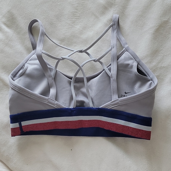 Nike sports bra - Picture 4 of 6